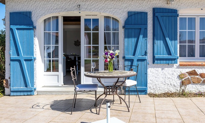 Le Fenouiller Apartment | Studio Apartment 'Le De Château Trompette' with Wi-Fi