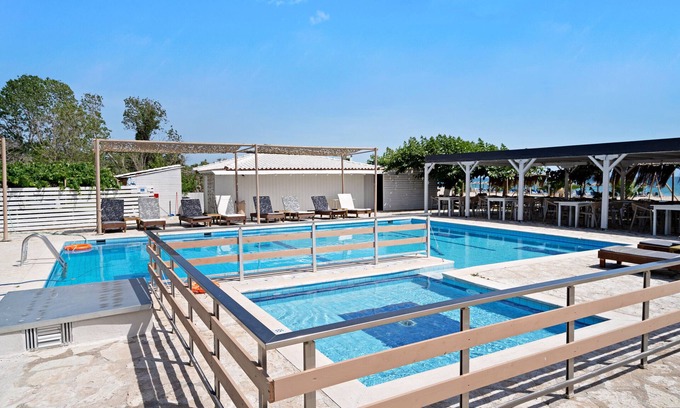 Pidima Kyras Apartment | Studio Apartment 'Iguana 16' with Sea View, Wi-Fi and Air Conditioning