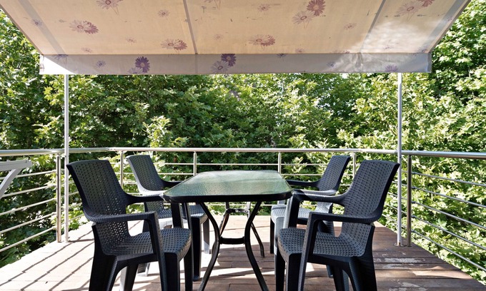 Pidima Kyras Apartment | Studio Apartment 'Iguana 9' with Sea View, Wi-Fi and Air Conditioning