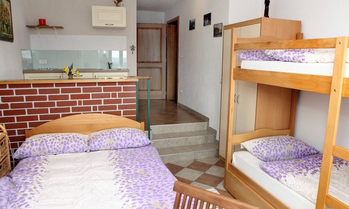 Stanjel Apartment | Studio Apartment in Reconstructed Fortress