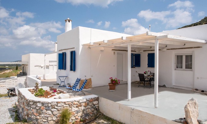 Marpissa Apartment | Studio Apartment 'Ktima San Antonio Paros - Parion' with Sea View, Wi-Fi and Air Conditioning