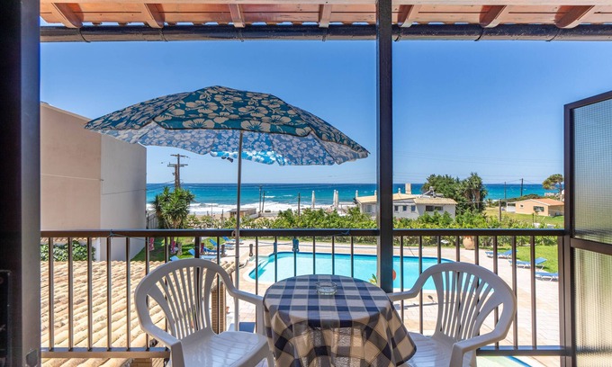 Agios Gordios Apartment | Studio Apartment 'Mires House Front 1' with Sea View, Wi-Fi and Air Conditioning