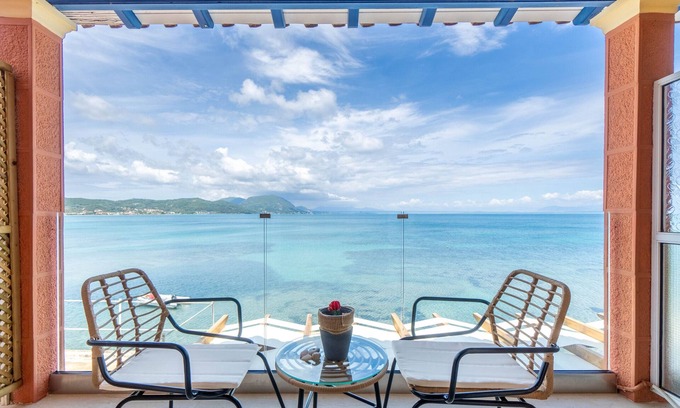 Agia Pelagia Chlomou Apartment | Studio Apartment 'Nikos Seaside 4' with Sea View, Wi-Fi and Air Conditioning