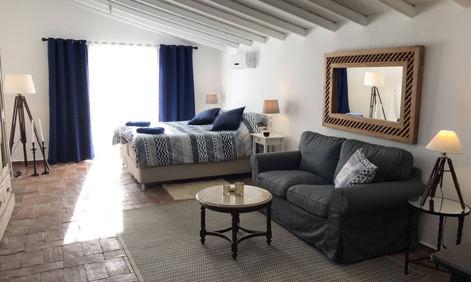 Fonte do Bispo Apartment | Studio apartment with two patios and pool