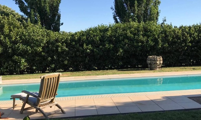Borenore Apartment | STUDIO APT inc pool & the best of Orange close by