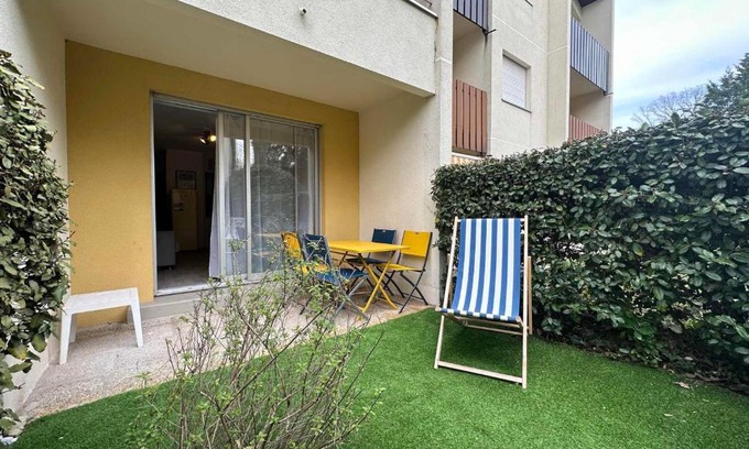 Saint-Georges-de-Didonne Apartment | Studio au calme, plage et centre à pied, jardinet ensoleillé, parking privé - FR-1-550-51
