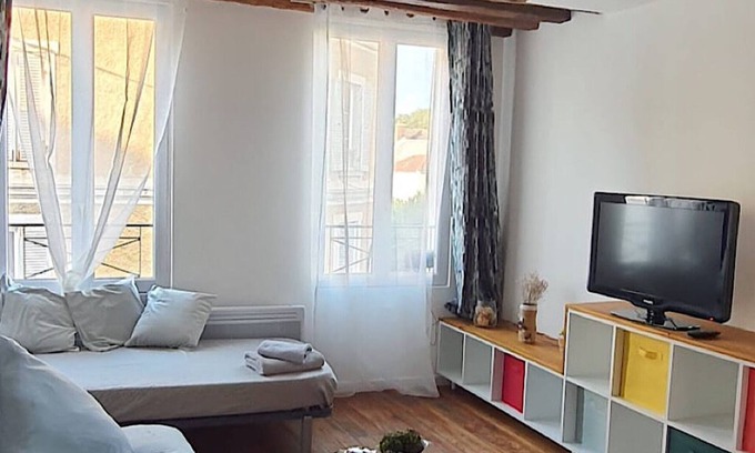 La Ferte-sous-Jouarre Apartment | Studio Bord de Marne