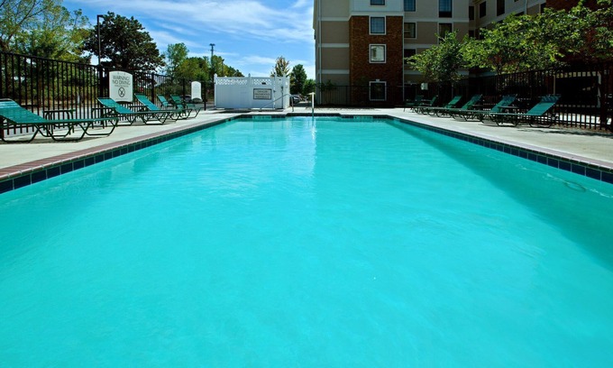 Plainfield Apartment | Studio Close to Indianapolis Airport | Free Breakfast. Outdoor Pool