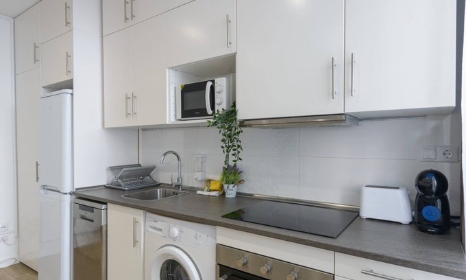 San Blas-Canillejas Apartment | Studio close to Metropolitano, airport and IFEMA