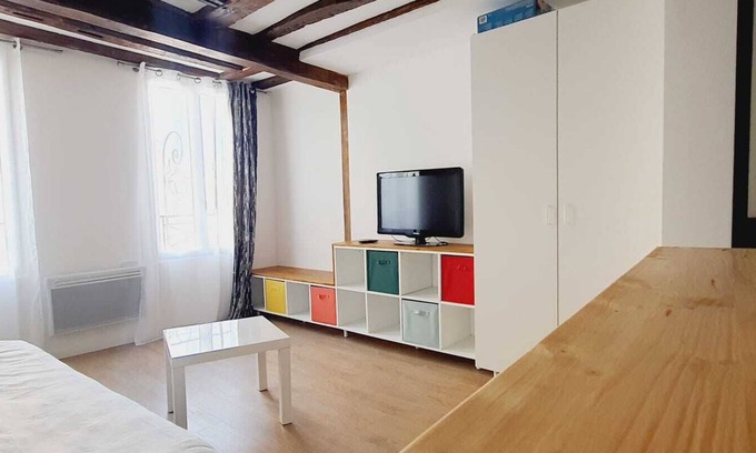 La Ferte-sous-Jouarre Apartment | Studio Coup de Cœur Disney