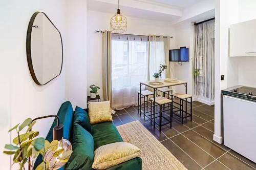 Saint Clair Apartment | Studio cosy avec mezzanine, bien équipé, Caluire
