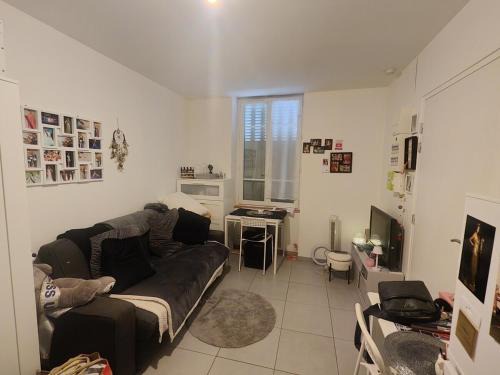 Etampes Apartment | Studio Cosy