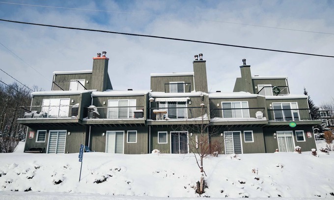 Notre-Dame-Auxiliatrice-de-Buckland Apartment | Studio de Ski 64-2 - Studio Mont du Midi
