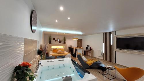 La Bassee Bed & Breakfast | Studio Design Cocon SPA privé à deux pas de Lille