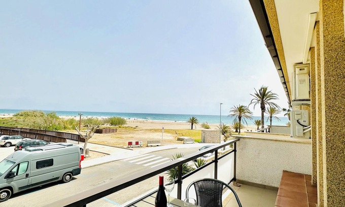 L'Hospitalet de l'Infant Apartment | Studio flat in a chalet