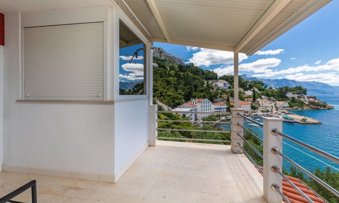 Mimice Apartment | Studio flat near beach Mimice, Omiš (AS-18149-c)