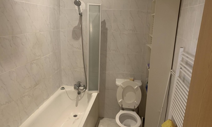 Thornton Heath Apartment | Studio flat on first floor