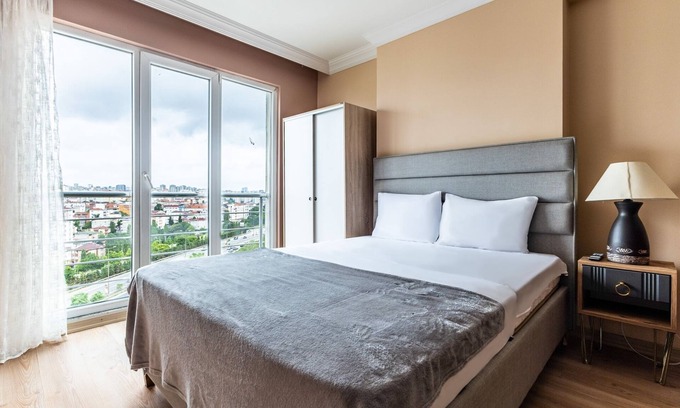 Atasehir Apartment | Studio Flat w City View 5 min to Emaar Square