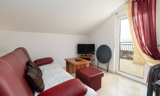 Klenovica Apartment | Studio flat with balcony and sea view Klenovica, Novi Vinodolski (AS-20556-a)