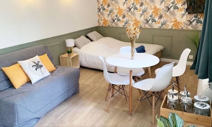 Chasseneuil-du-Poitou Apartment | Studio Greeny - 5 min Futuroscope rental (Free parking)