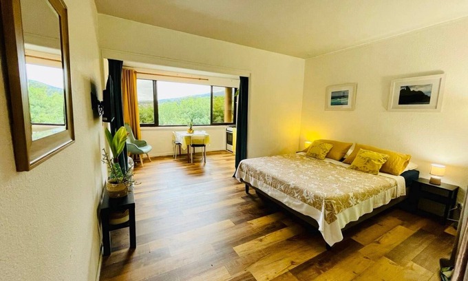 Tahiti Apartment | Studio Hina - Cosy, Quiet & Pool