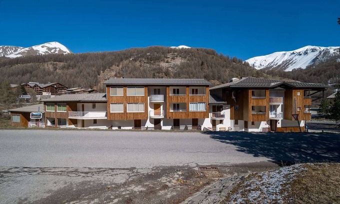 Allos Apartment | Studio in Alps near Ski Resort