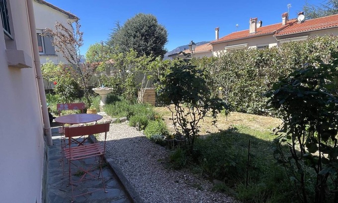 Vernet-les-Bains Apartment | Studio in residential area with garden
