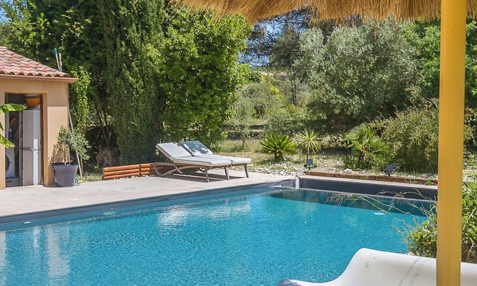 Le Beausset Apartment | Studio "Marrakech" Private Jacuzzi