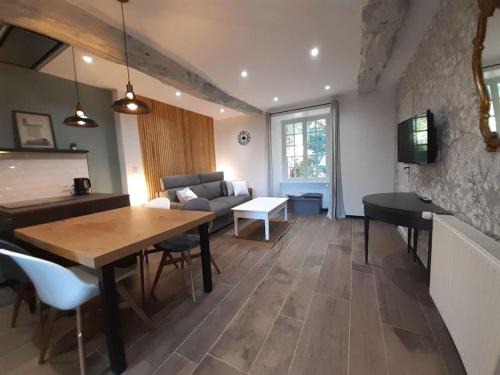 La Baussaine House | Studio meublé avec terrasse axe Rennes Saint Malo