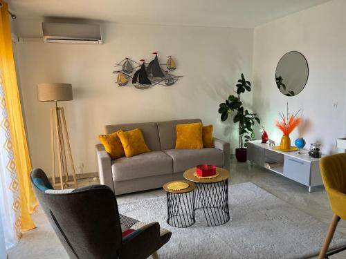 Fabron Apartment | Studio Mila