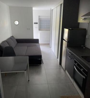 Freistroff Apartment | Studio moderne entièrement rénové.