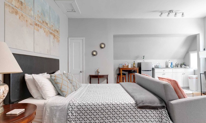 Museum District Condo | Studio Nest/2Queen beds/2TVs museums/free parking