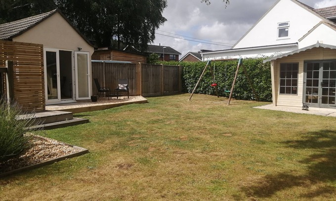 Sandford Apartment | Studio @ No28 Peaceful Garden Annexe