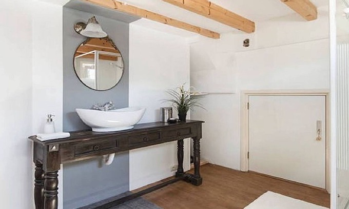 Municipality of Utrecht Boat Rental | Studio on a Houseboat+ Private Bathroom/Garden Terras in Old City Park