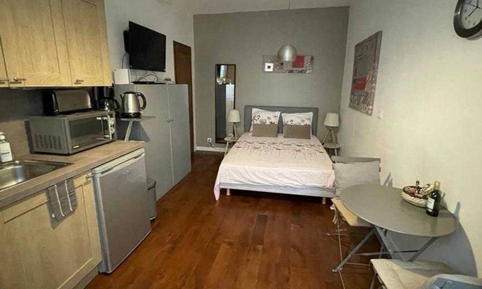Notre-Dame-des-Champs Apartment | Studio Paris Quartier Saint Placide