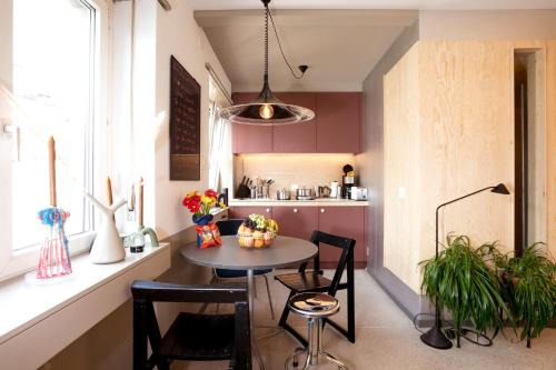Basel City Centre Apartment | Studio Silver, Cosy-Central-City Appartment