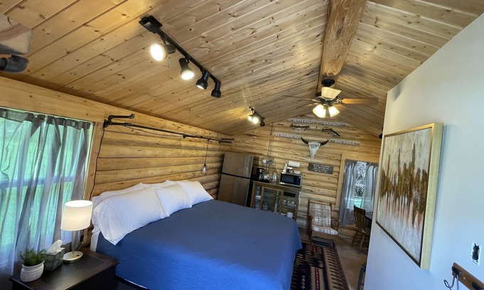 Dillon Apartment | Studio Style Cabin - In the heart of all things outdoors
