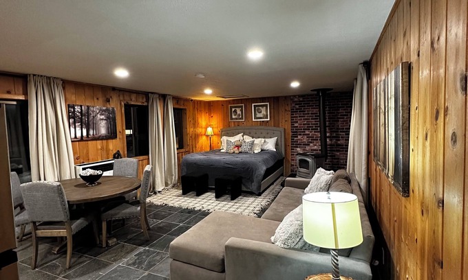 Echo Lake Cabin | Studio style cabin in Twin Bridges with Mountain View’s near Sierra Ski Resorts
