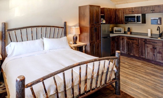 Sunapee Hotel | Studio Suite #11 at The Lodge | Minutes from Sunapee Harbor and Mount Sunapee