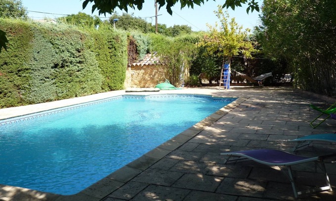 Bagnols-sur-Ceze Villa | Studio T2 with swimming pool in Provence Occitanne