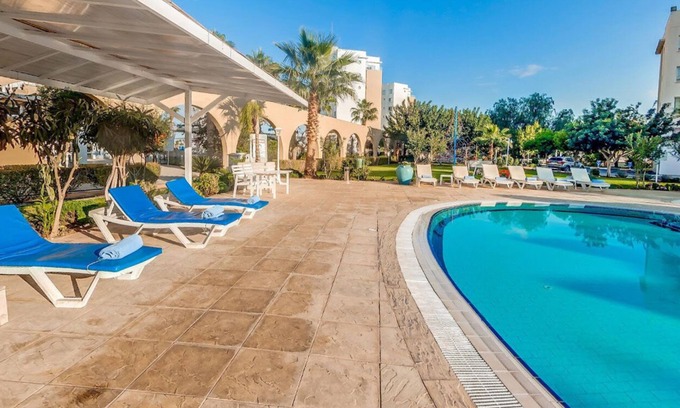 Bahceler Apartment | Studio with pool view in Iskele, North Cyprus