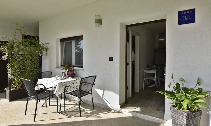Valica Apartment | Study for 2, your holiday in the countryside, Barboj-Umag, 5 min. from the sea, terrace