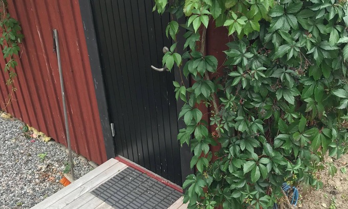 Eskilstuna Cabin | Stuga på Landet, Ganska Nära Travbanan, 8km Från Eskilstuna Centrum