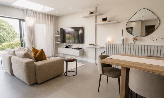 Chester House | Stunning 5 bed home in Queens Park. Sleeps 10