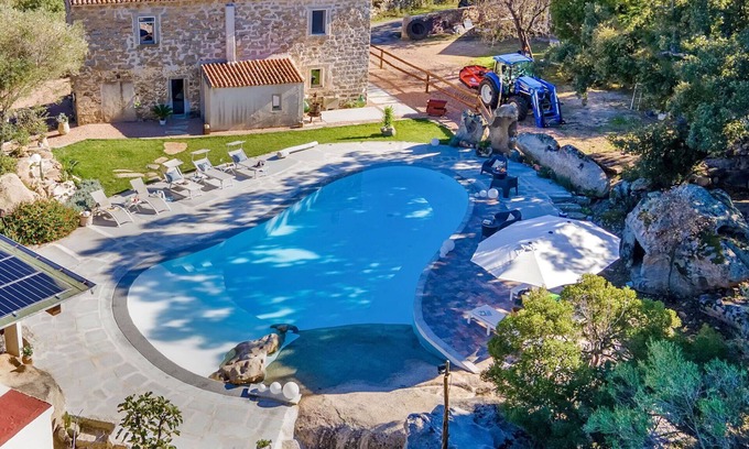 Sant'Antonio di Gallura Villa | Stunning private villa for 8 people with WIFI, A/C, private pool, TV, patio and pets allowed