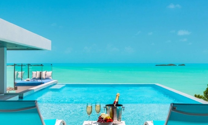 Juba Sound Villa | Stunning 4 Bedroom Beach Front Villa - Turks & Caicos