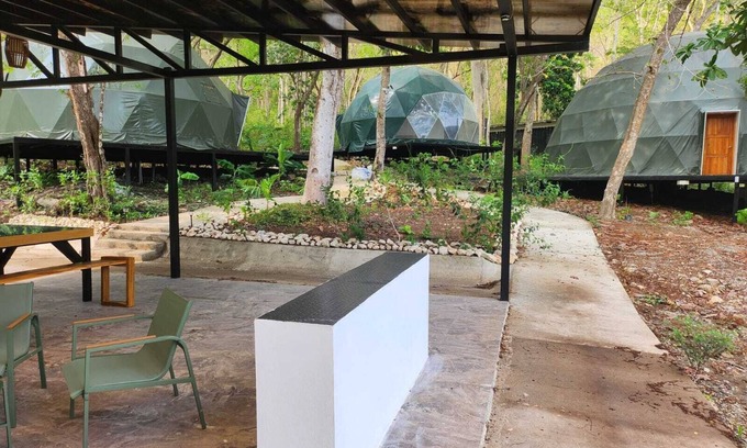 Paquera Villa | Stunning 50m2 Dome in middle of wildlife 400 meters/yards to the beach, sleeps 4