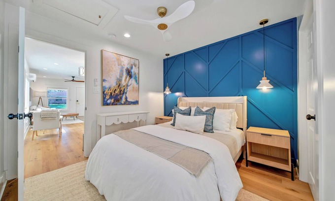 Houston House | Stunning 1 Bed/1 Bath only 4 Miles from IAH