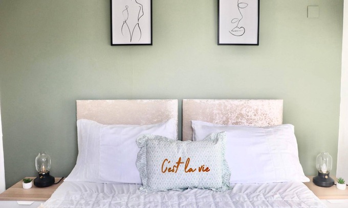 Walworth Apartment | Stunning 1 bedroom apartment in Central London, Kennington Sleeps 4, Zone 1/2