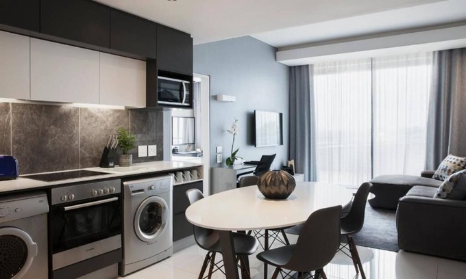 Sandown Apartment | Stunning 1 BR at Katherine Street, Sandton